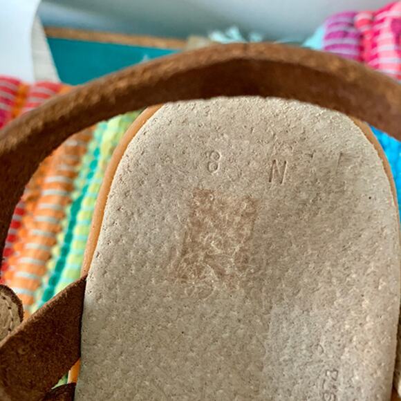 VINTAGE 70s/80s FAMOLARE "HI THERE" WAVY SOLE LEATHER WEDGE SANDAL - Picture 8 of 11